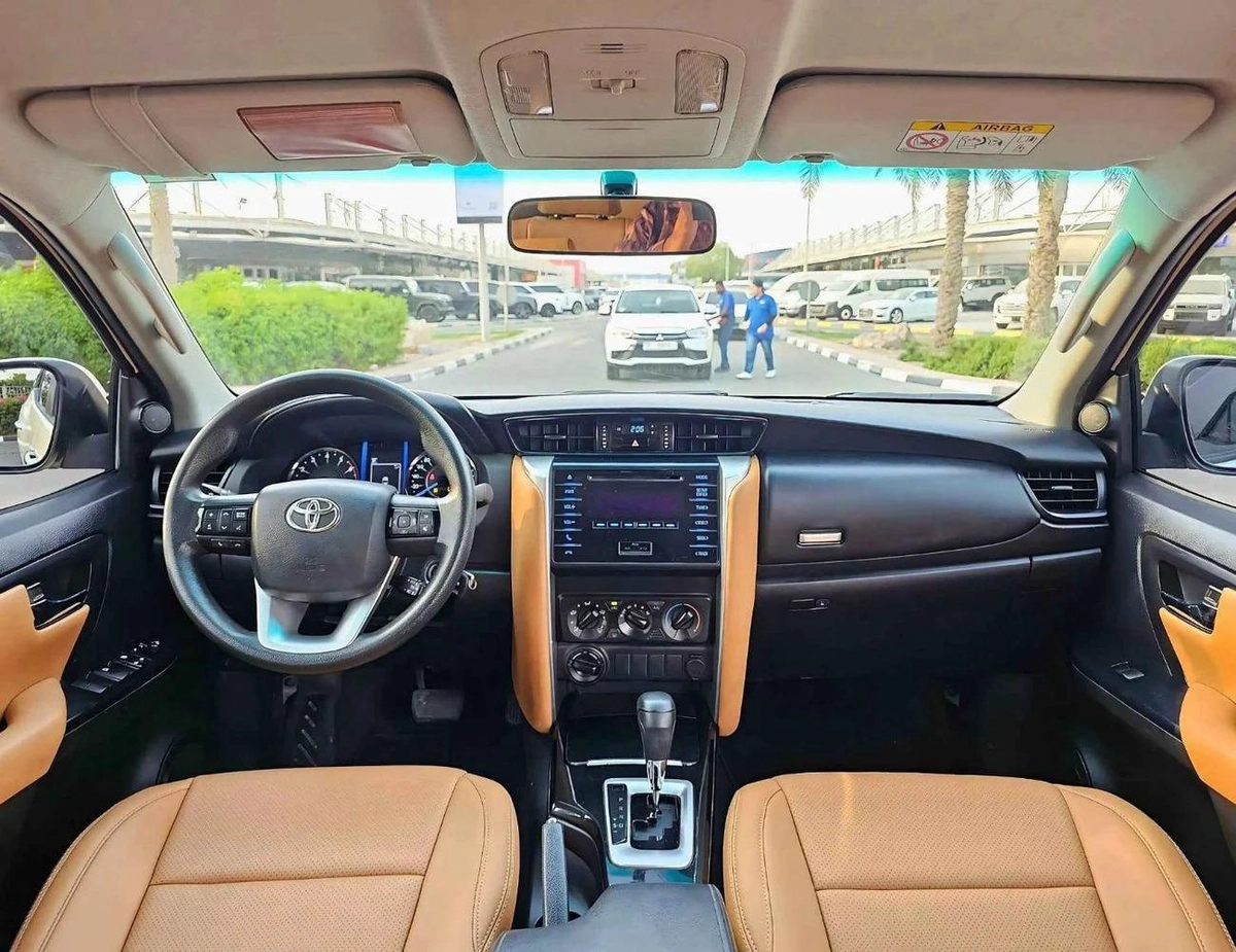 Toyota Fortuner EXR 2.7L (160 HP) EXR/ GCC/ LEATHER SEATS/ NON ACCIDENT/ 1068 MONTHLY/LOT#107793-11-11