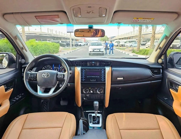 Toyota Fortuner EXR 2.7L (160 HP) EXR/ GCC/ LEATHER SEATS/ NON ACCIDENT/ 1068 MONTHLY/LOT#107793