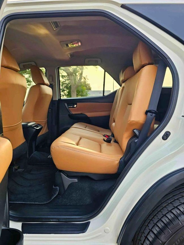 Toyota Fortuner EXR 2.7L (160 HP) EXR/ GCC/ LEATHER SEATS/ NON ACCIDENT/ 1068 MONTHLY/LOT#107793