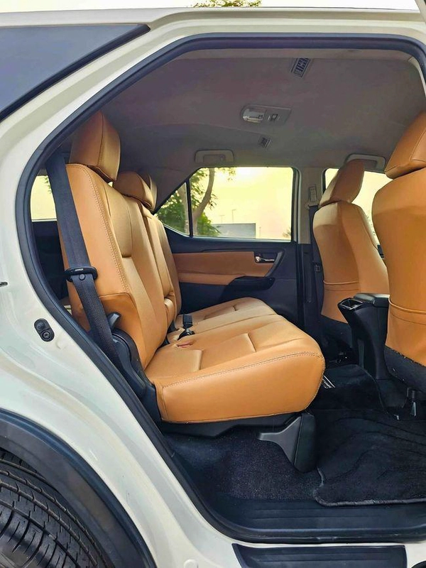 Toyota Fortuner EXR 2.7L (160 HP) EXR/ GCC/ LEATHER SEATS/ NON ACCIDENT/ 1068 MONTHLY/LOT#107793