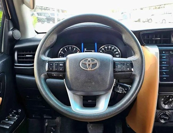 Toyota Fortuner EXR 2.7L (160 HP) EXR/ GCC/ LEATHER SEATS/ NON ACCIDENT/ 1068 MONTHLY/LOT#107793