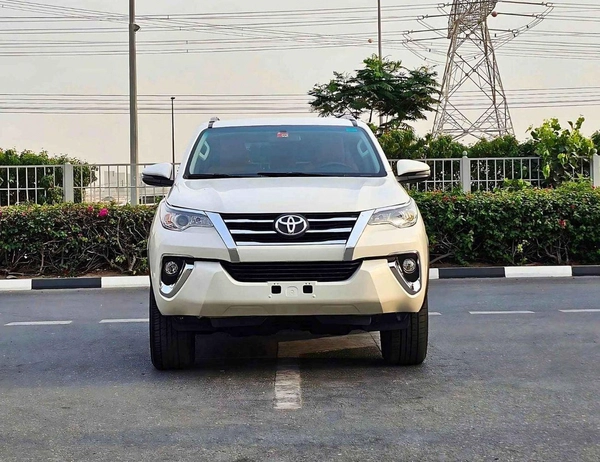 Toyota Fortuner EXR 2.7L (160 HP) EXR/ GCC/ LEATHER SEATS/ NON ACCIDENT/ 1068 MONTHLY/LOT#107793