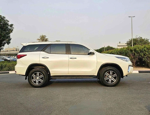 Toyota Fortuner EXR 2.7L (160 HP) EXR/ GCC/ LEATHER SEATS/ NON ACCIDENT/ 1068 MONTHLY/LOT#107793