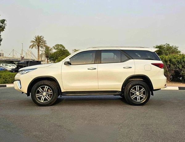 Toyota Fortuner EXR 2.7L (160 HP) EXR/ GCC/ LEATHER SEATS/ NON ACCIDENT/ 1068 MONTHLY/LOT#107793