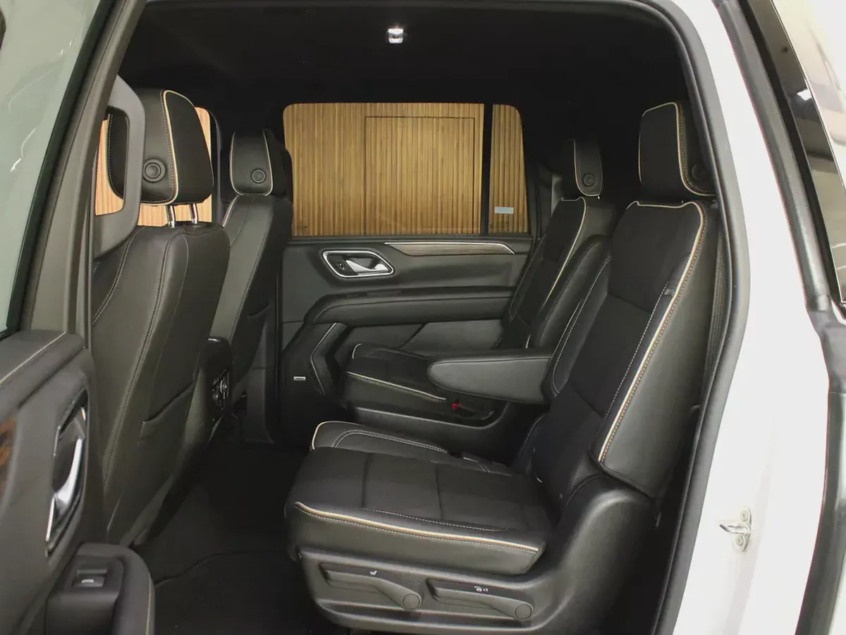 2022 - Chevrolet Suburban Premier with warranty for 119,000.00 AED-11-11
