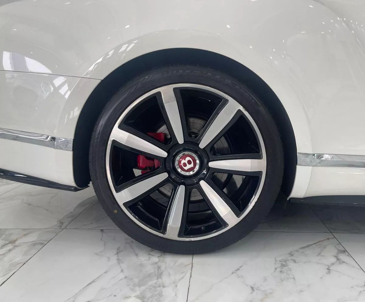 Bentley Continental GT  4.0L-8CYL-Continental GT,2dr Coupe Full Option Excellent Condition GCC Specs-20-0