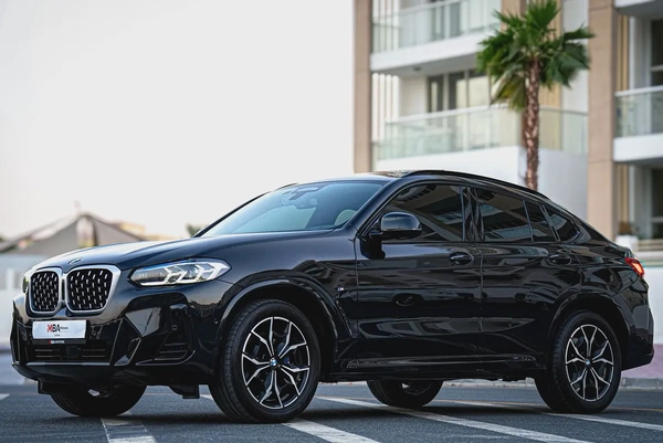 2023 BMW X4 - xDrive - M-Package | 20,000 kms