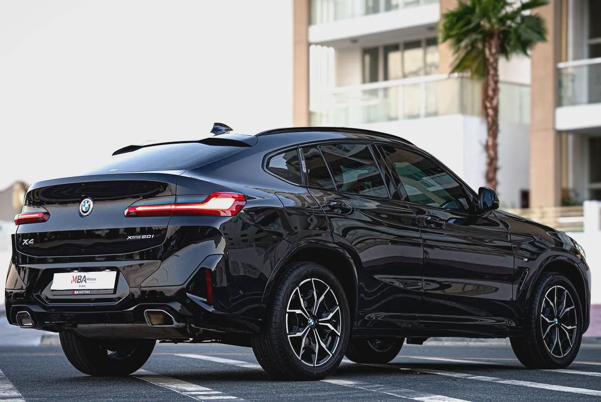 2023 BMW X4 - xDrive - M-Package | 20,000 kms-2-2
