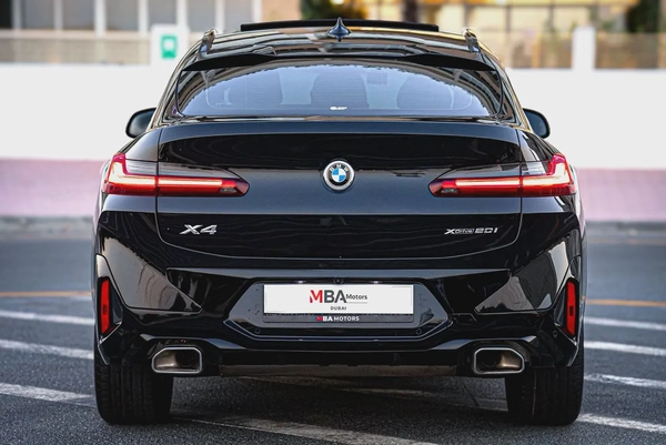 2023 BMW X4 - xDrive - M-Package | 20,000 kms