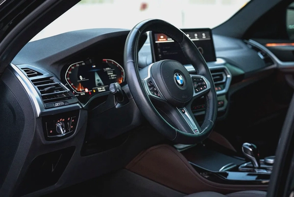 2023 BMW X4 - xDrive - M-Package | 20,000 kms