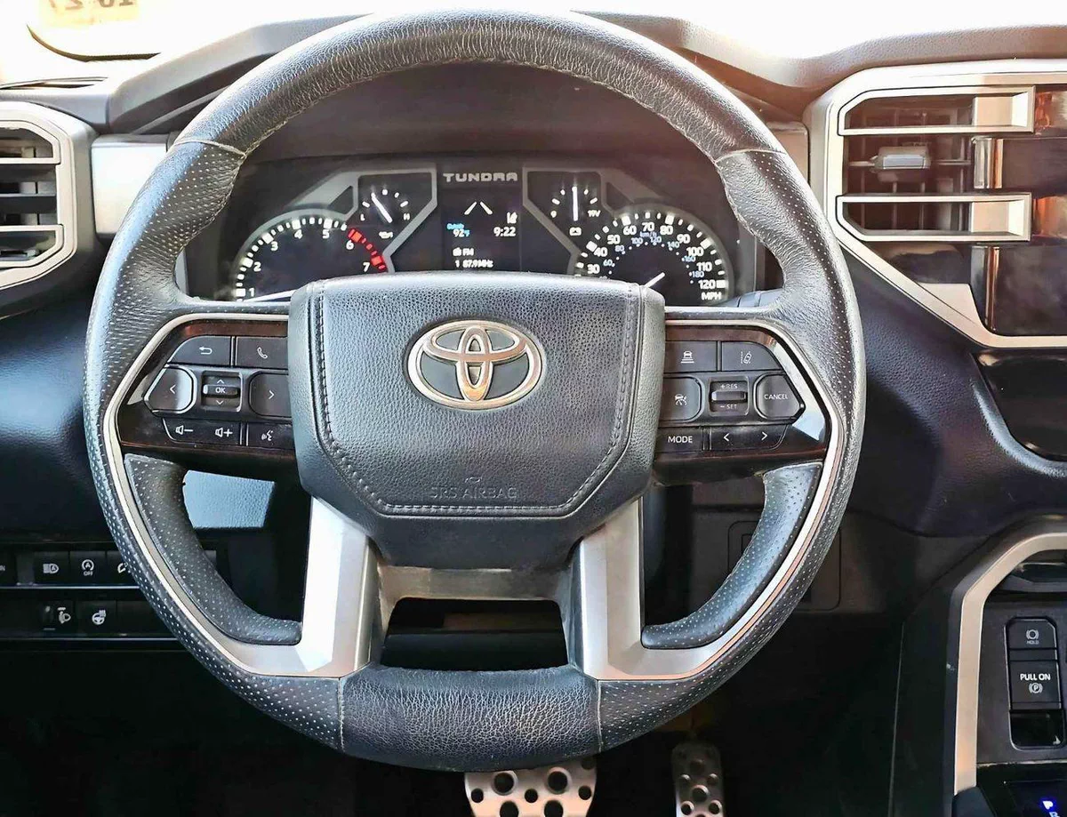 Toyota Tundra STANDARD CREWMAX TRD SR5/ 4WD/ VERY LOW MILEAGE/ ORG AIRBAG/ LOT#9666-12-0