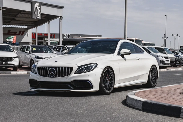 2017- BENZ C63s AMG COUPE  - SUPER CLEAN - LIKE NEW - ONLY 86,000 KM