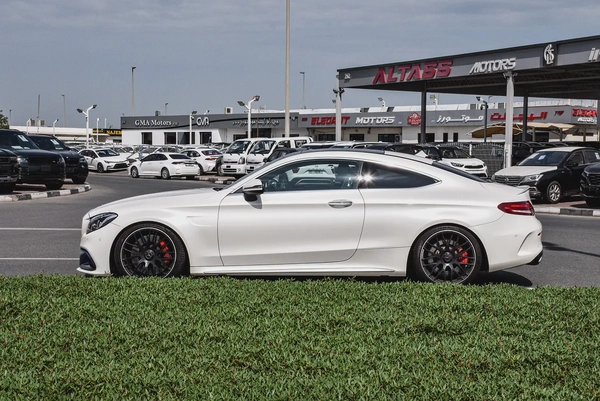 2017- BENZ C63s AMG COUPE  - SUPER CLEAN - LIKE NEW - ONLY 86,000 KM