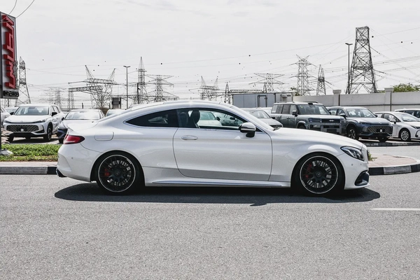 2017- BENZ C63s AMG COUPE  - SUPER CLEAN - LIKE NEW - ONLY 86,000 KM