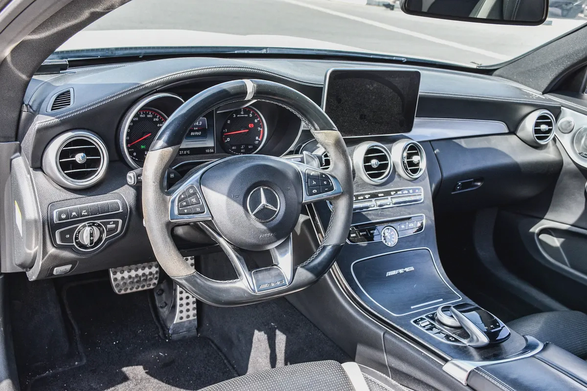 2017- BENZ C63s AMG COUPE  - SUPER CLEAN - LIKE NEW - ONLY 86,000 KM-10-10