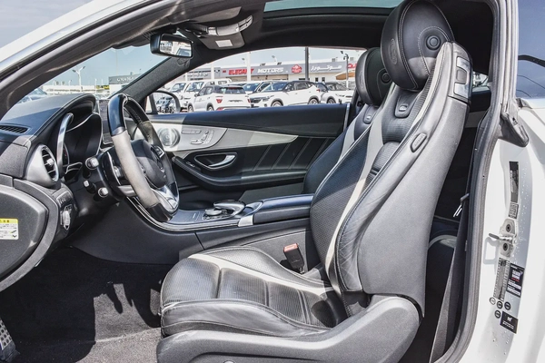 2017- BENZ C63s AMG COUPE  - SUPER CLEAN - LIKE NEW - ONLY 86,000 KM