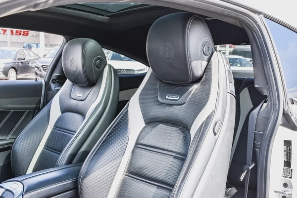 2017- BENZ C63s AMG COUPE  - SUPER CLEAN - LIKE NEW - ONLY 86,000 KM