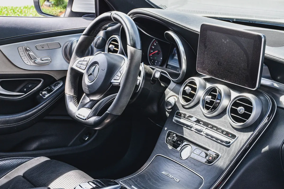 2017- BENZ C63s AMG COUPE  - SUPER CLEAN - LIKE NEW - ONLY 86,000 KM-14-14