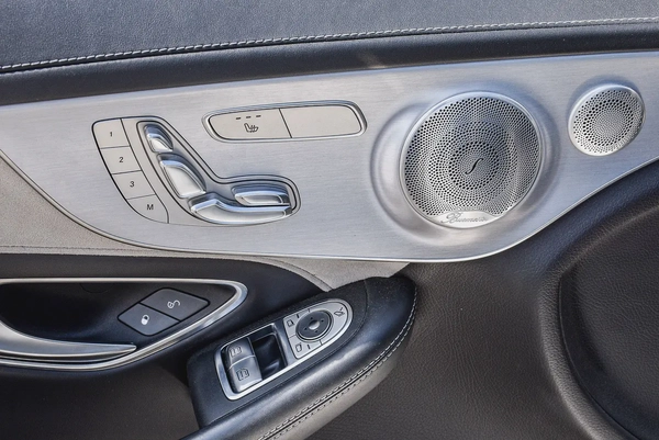 2017- BENZ C63s AMG COUPE  - SUPER CLEAN - LIKE NEW - ONLY 86,000 KM