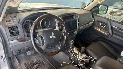 Mitsubishi Pajero Platinum Fully modified for Off road 2015 GCC specs-5