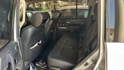 Mitsubishi Pajero Platinum Fully modified for Off road 2015 GCC specs-8