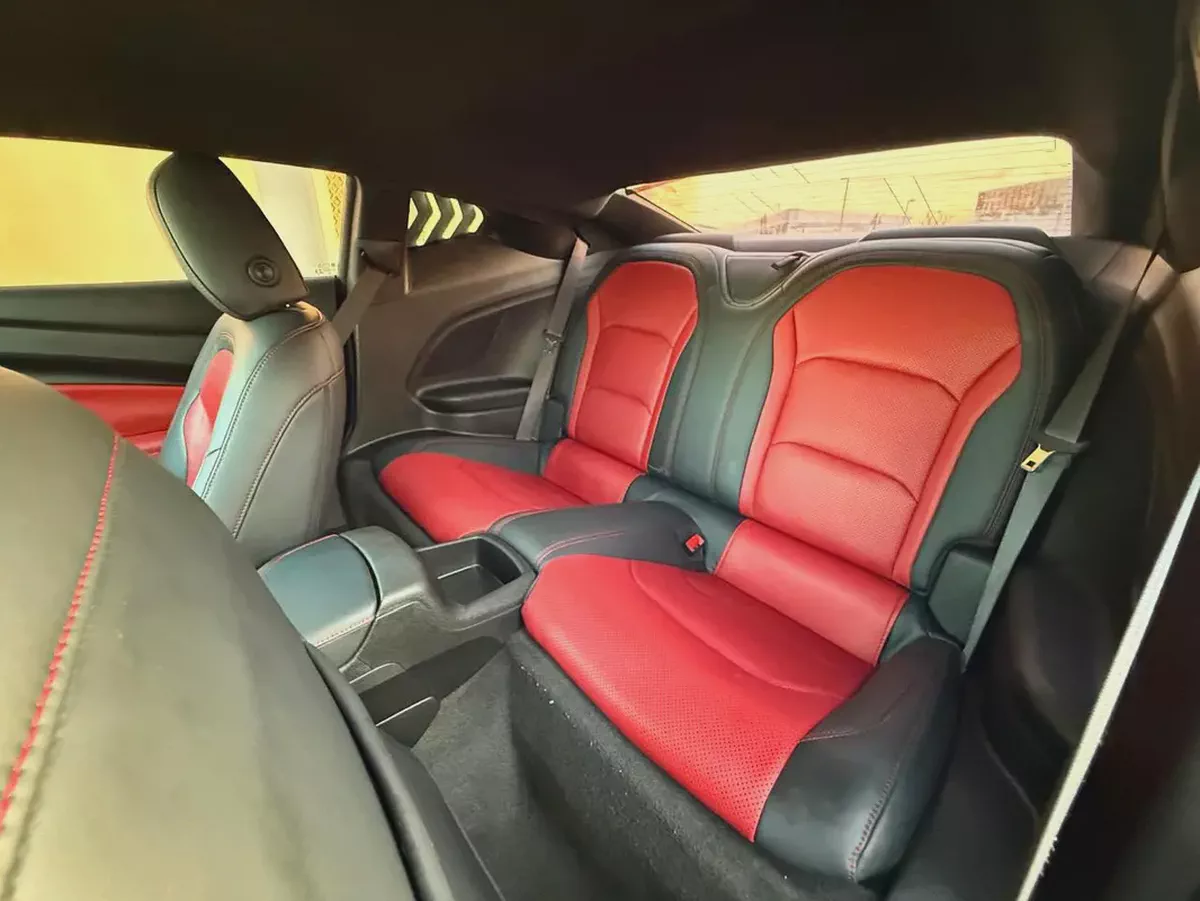 شيڤورليه كمارو RS V6 3.6L موديل 2020 وارد بحاله نضيفه جدا-12-12