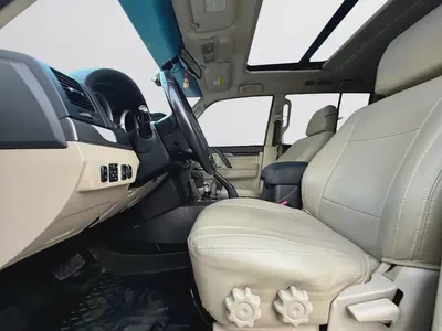 7-SEATER | MITSUBISHI PAJERO GLS | 3.8L V6 4WD | 2019 | GCC SPECS-17