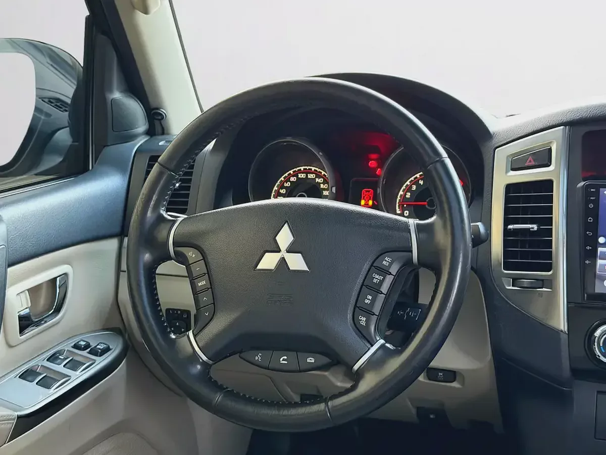 7-SEATER | MITSUBISHI PAJERO GLS | 3.8L V6 4WD | 2019 | GCC SPECS-14-14