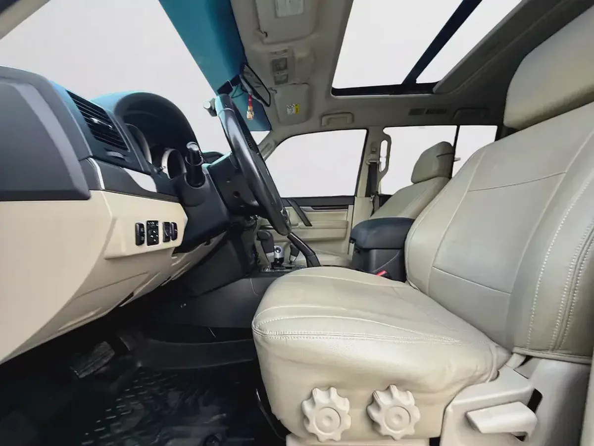 7-SEATER | MITSUBISHI PAJERO GLS | 3.8L V6 4WD | 2019 | GCC SPECS-17-17