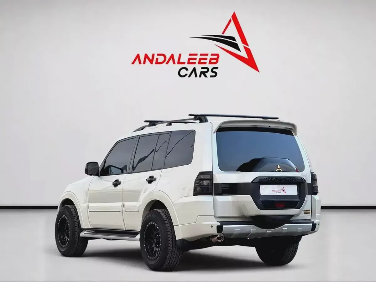 7-SEATER | MITSUBISHI PAJERO GLS | 3.8L V6 4WD | 2019 | GCC SPECS-4-4