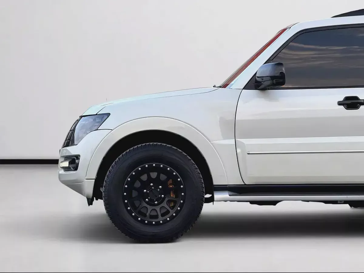 7-SEATER | MITSUBISHI PAJERO GLS | 3.8L V6 4WD | 2019 | GCC SPECS-8-8