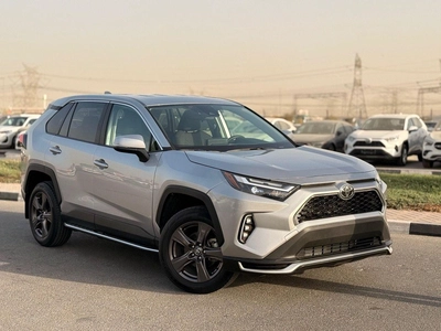 Toyota RAV4 LE Toyota RAV4 2.5 L 2024-0