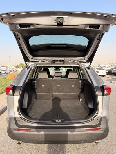 Toyota RAV4 LE Toyota RAV4 2.5 L 2024-21