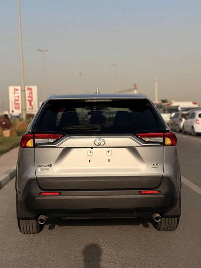 Toyota RAV4 LE Toyota RAV4 2.5 L 2024-2
