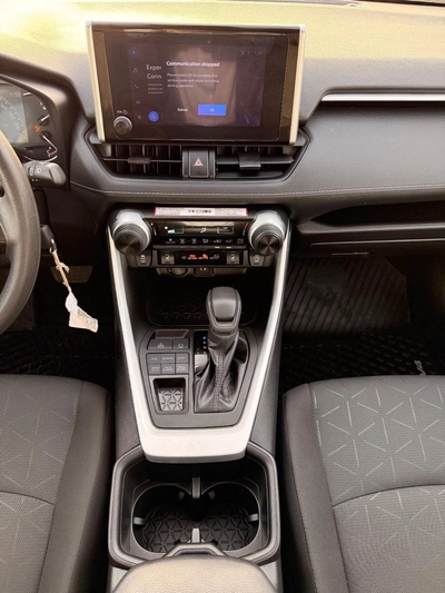 Toyota RAV4 LE Toyota RAV4 2.5 L 2024-7