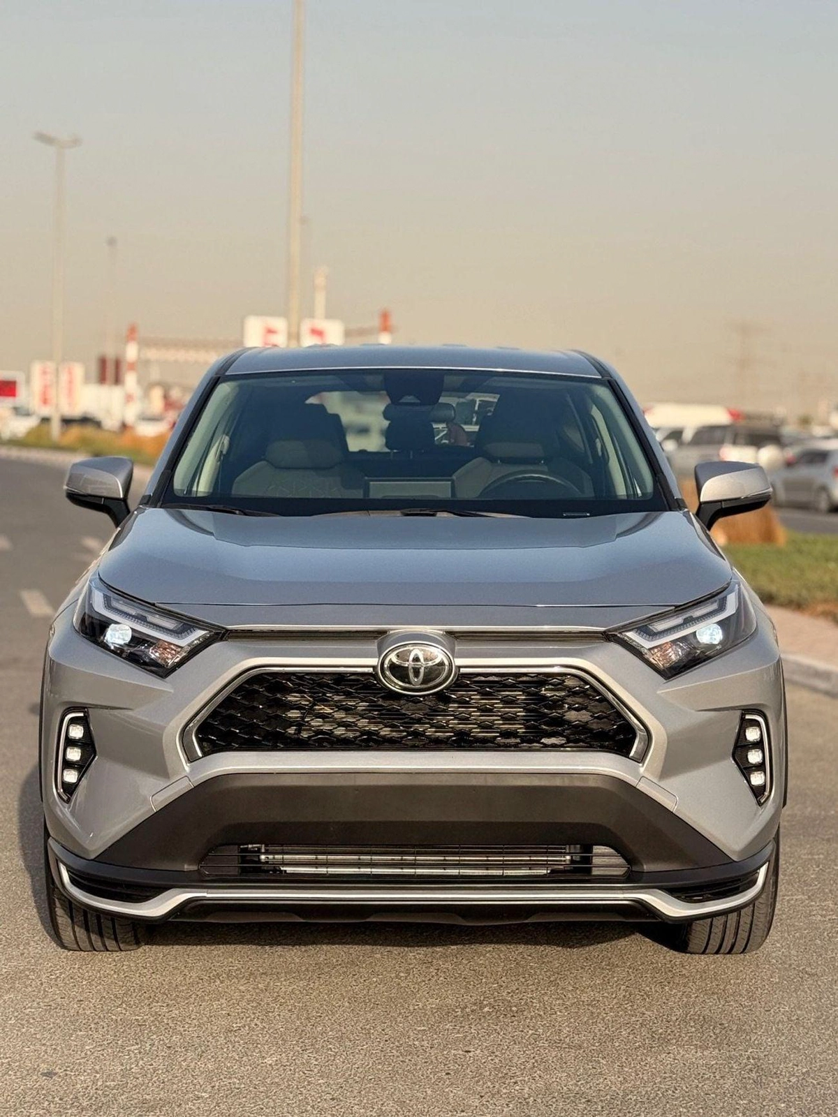 Toyota RAV4 LE Toyota RAV4 2.5 L 2024-1-0