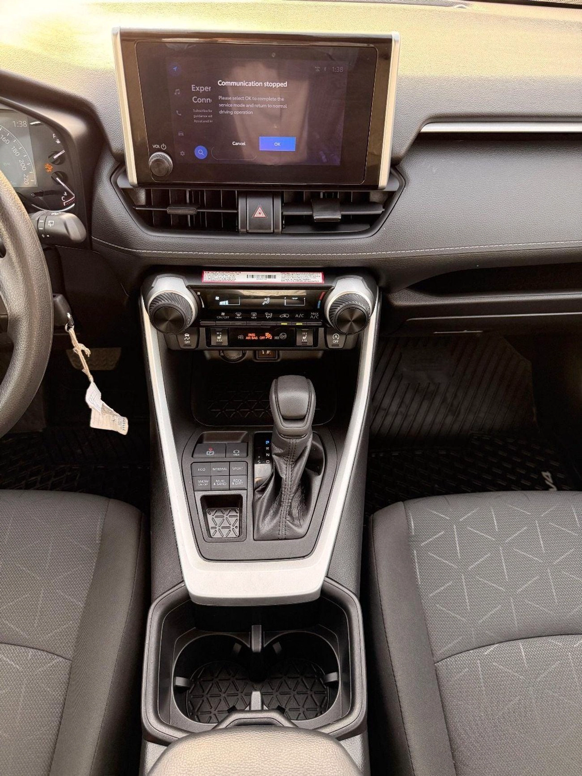 Toyota RAV4 LE Toyota RAV4 2.5 L 2024-7-0