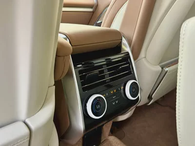 2026 / Land Rover Range Rover SV P615 | European Specs | Ultimate Luxury-15