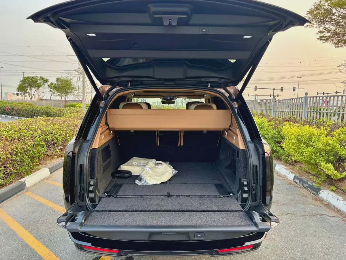2026 / Land Rover Range Rover SV P615 | European Specs | Ultimate Luxury-5-5