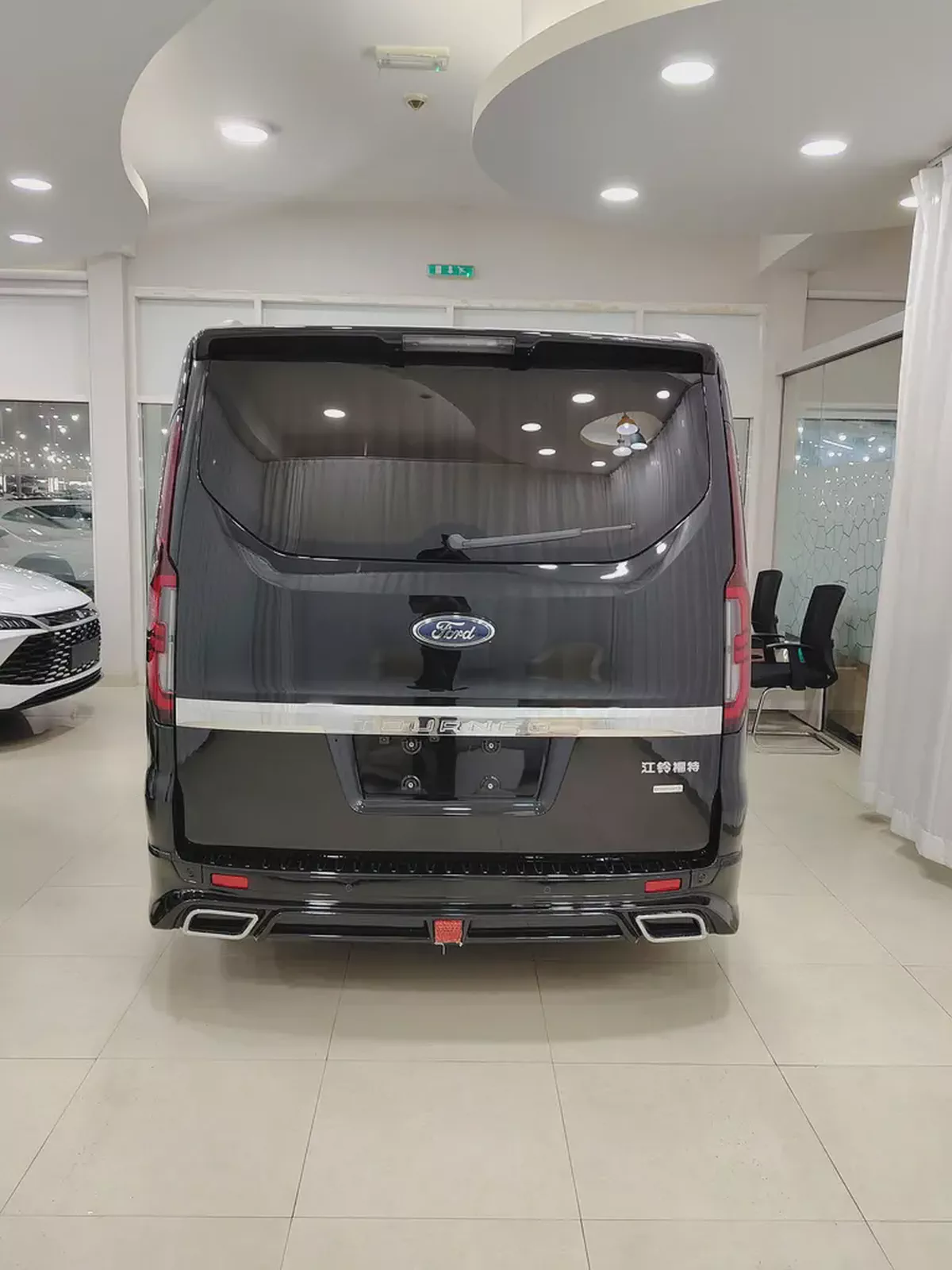 Ford Tourneo 2025 - Brand New - Chinese Specs - Spacious 7-Seater MPV-4-4