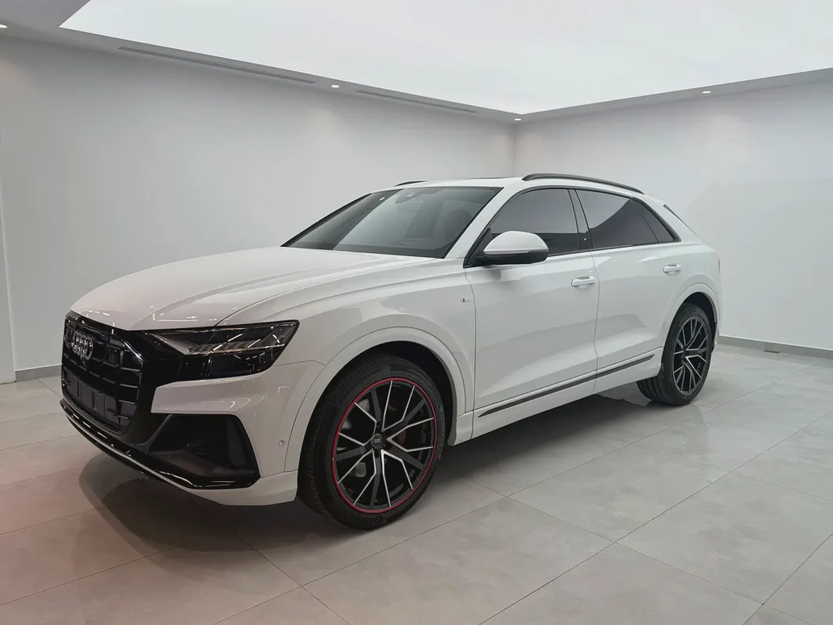 2022 Audi Q8 S line | GCC Specs | | AWD | Luxury SUV-1-1