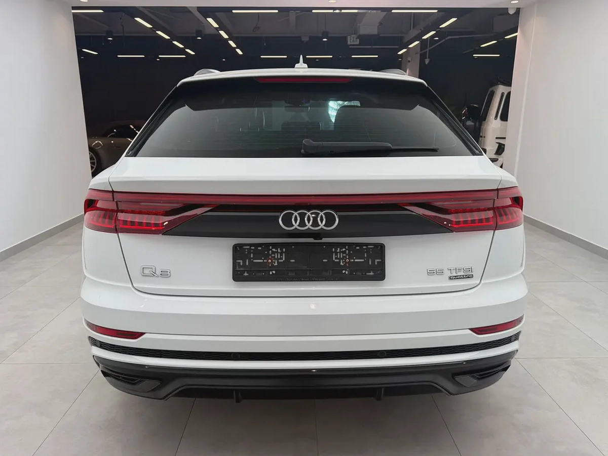 2022 Audi Q8 S line | GCC Specs | | AWD | Luxury SUV-3-3