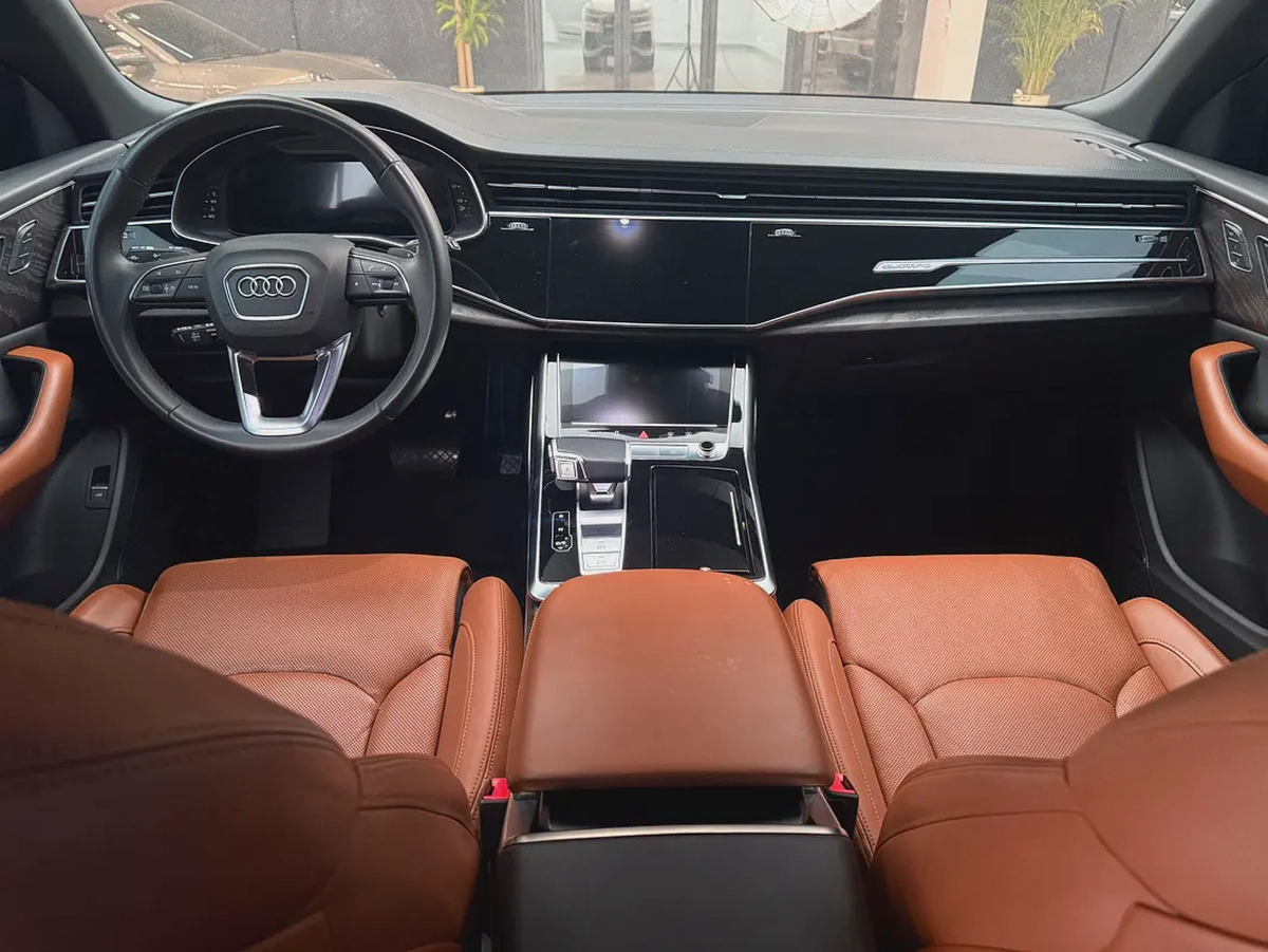 2022 Audi Q8 S line | GCC Specs | | AWD | Luxury SUV-6-6