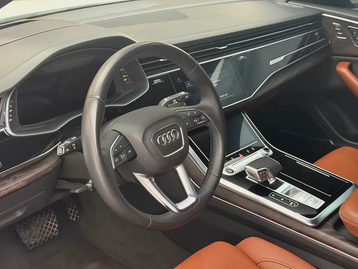 2022 Audi Q8 S line | GCC Specs | | AWD | Luxury SUV-7-7