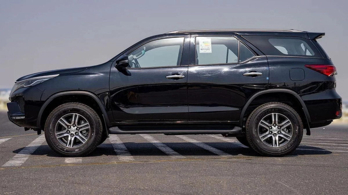 Toyota Fortuner GX2 2.7L 4WD-8-8