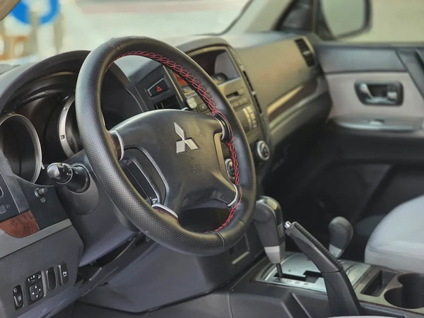 Mitsubishi Pajero 2014 GCC Specs