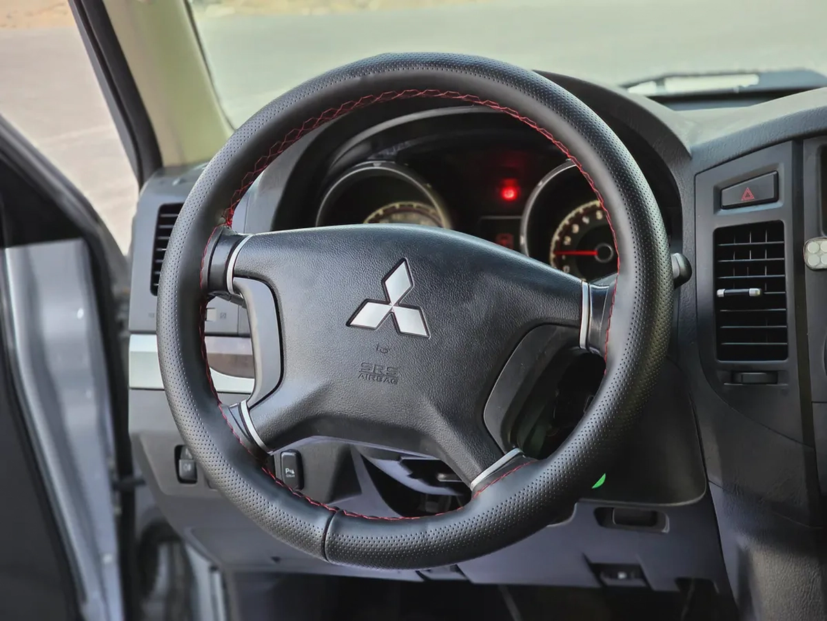 Mitsubishi Pajero 2014 GCC Specs-14-14