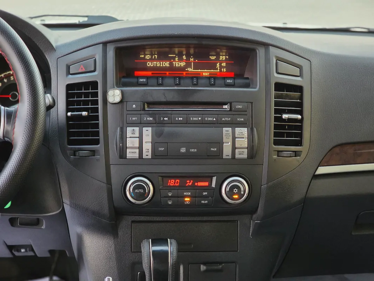 Mitsubishi Pajero 2014 GCC Specs-15-15