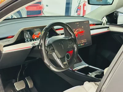 TESLA MODEL Y 2023 LONG RANGE WITH EXTRA ACCESSORIES GCC MAP INSTALL-9