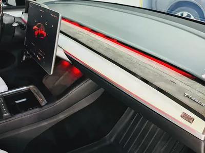 TESLA MODEL Y 2023 LONG RANGE WITH EXTRA ACCESSORIES GCC MAP INSTALL-15